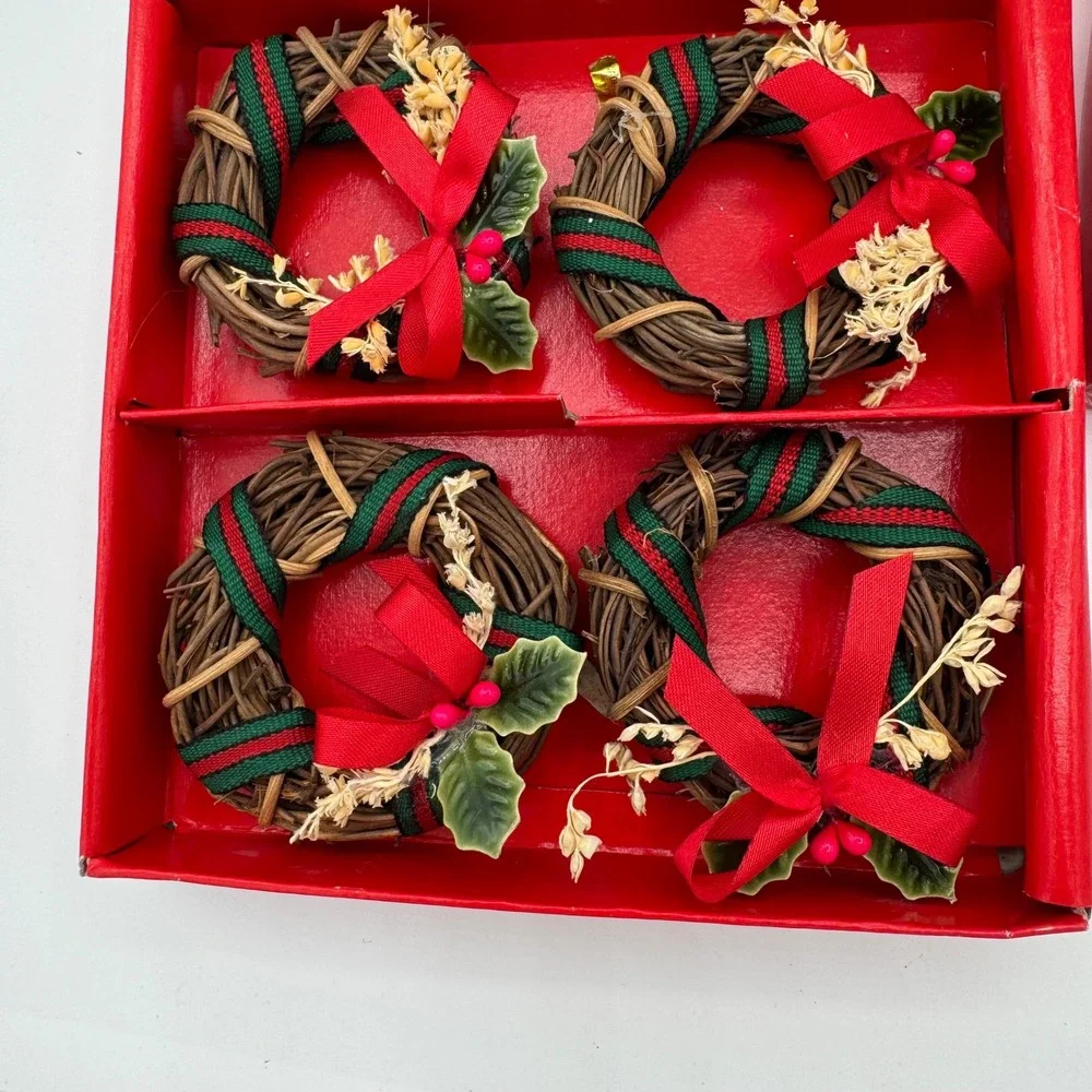 Vintage Bardwill Matters Christmas Wreath Napkin Rings Set of 8 Red Green Ribbon